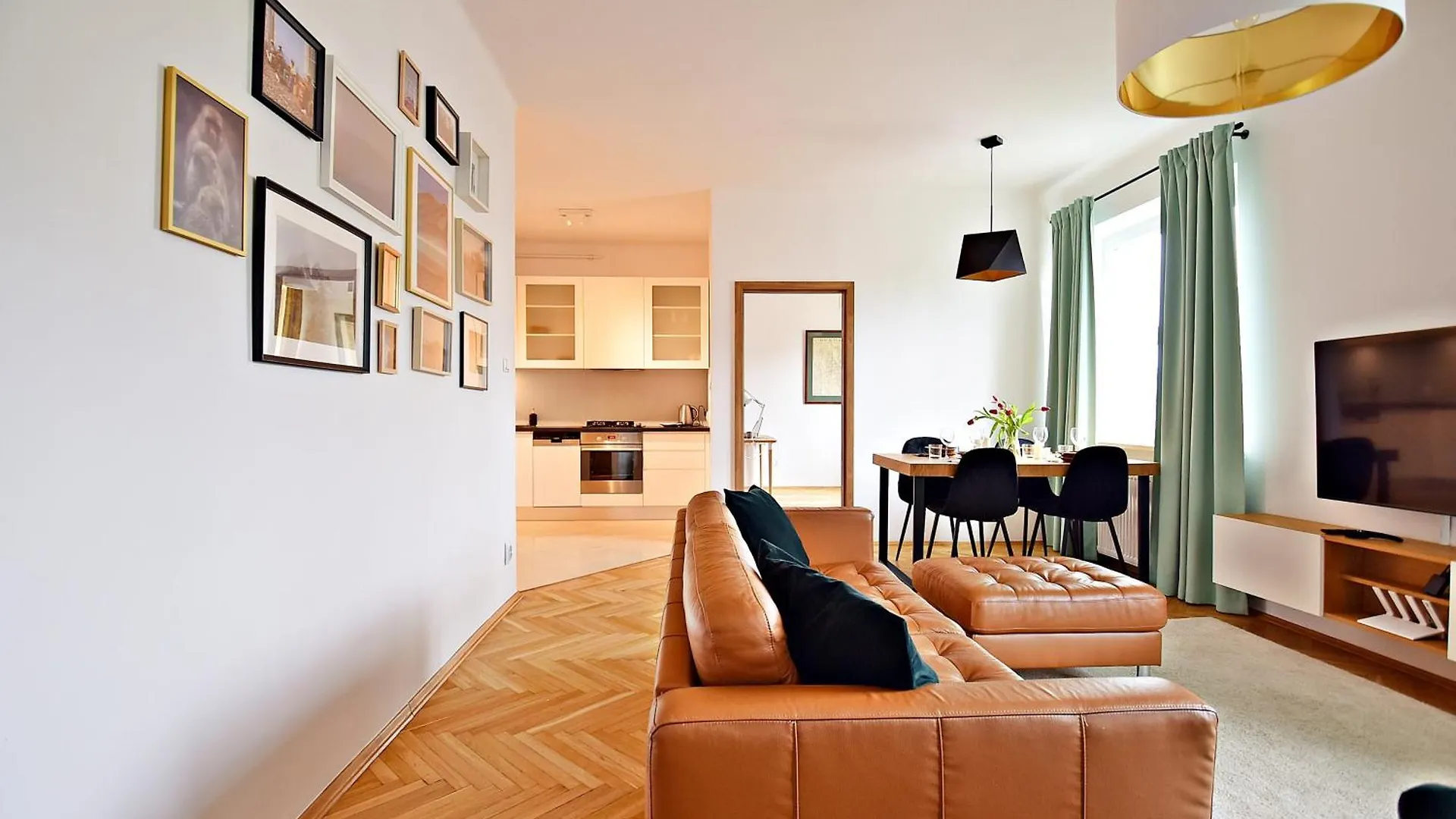 Warsaw City View Apartment - 63M2, Top Location, Workspace - By Rentujemy